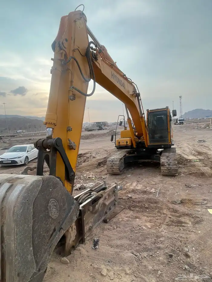بوكلين هونداي موديل 2018 مقاس 220 للإيجار اليومي والشهري 4