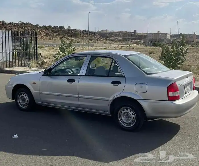 للبيع مازده سيدان وكاله او البدل بهايلكس من 2002 الي 2005 1