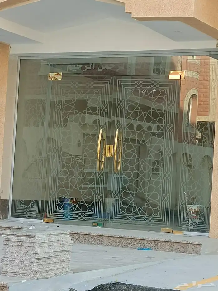 معلم زجاج سكريت جده 8