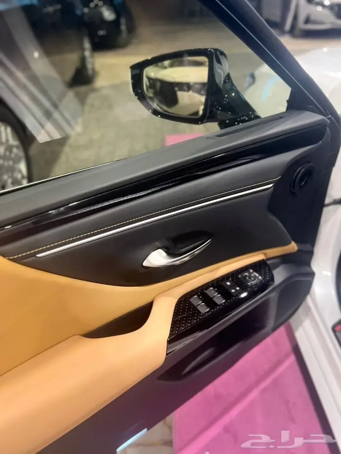 لكزس ES300 استاندر هايبرد 2025 10