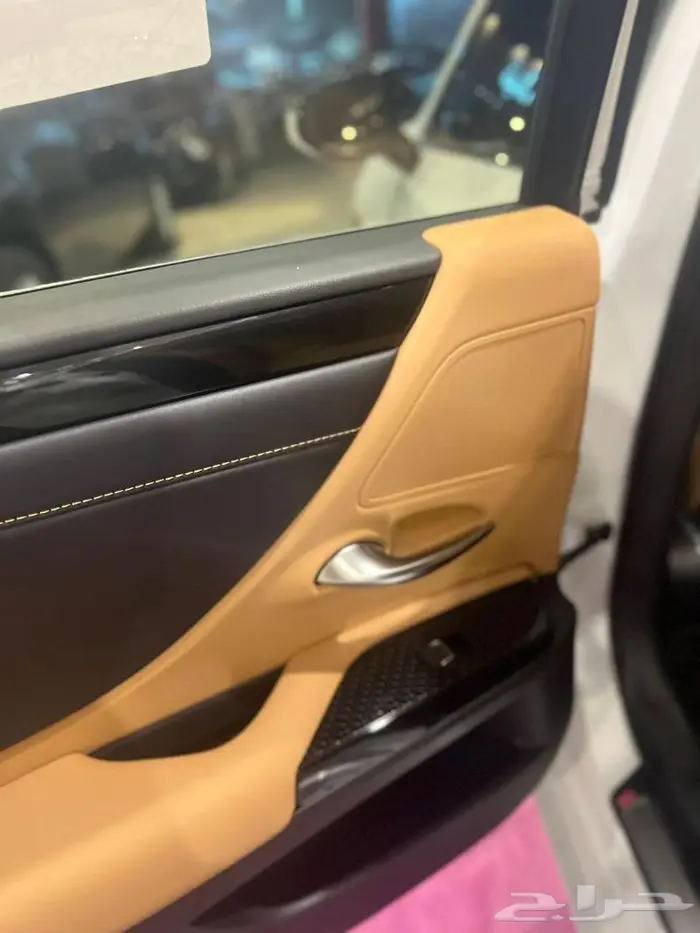 لكزس ES300 استاندر هايبرد 2025 16