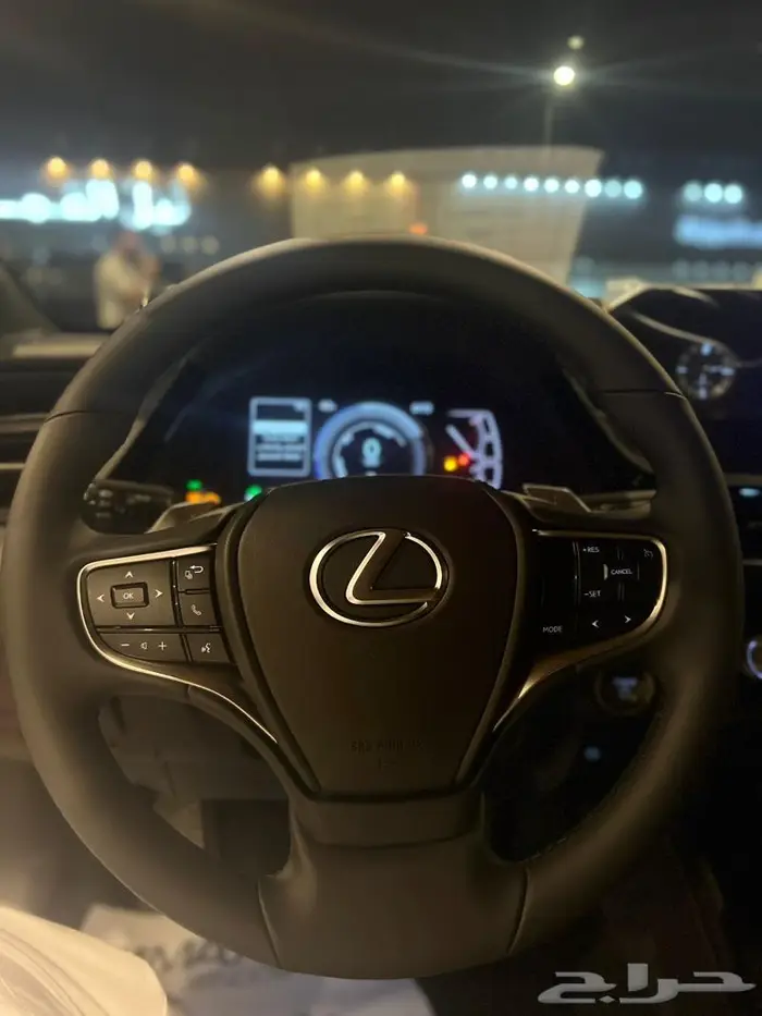 لكزس ES300 استاندر هايبرد 2025 15