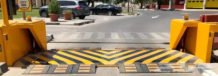 مصدات وحواجز السيارات الشوكية والعامودية بجودة عالية 4