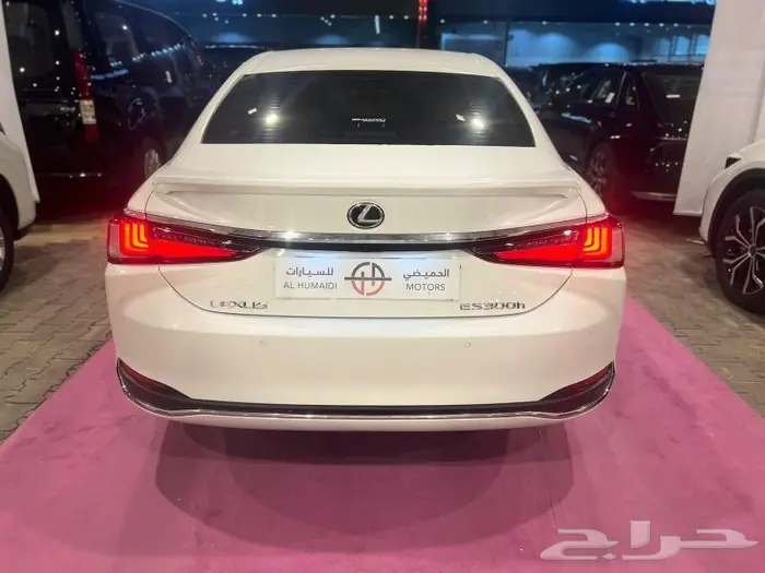 لكزس ES300 استاندر هايبرد 2025 1