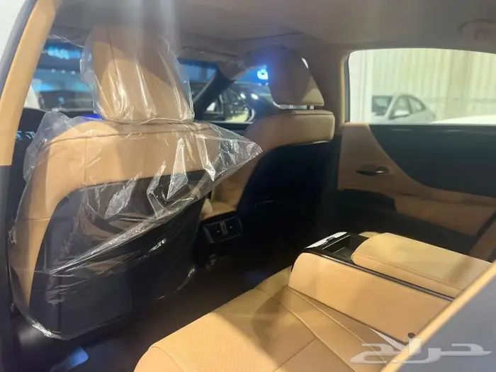 لكزس ES300 استاندر هايبرد 2025 11