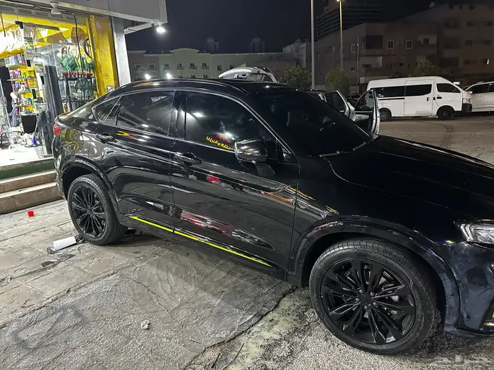 جيلي توغيلا 2024 فل بالكامل لون اسود 4x4 4