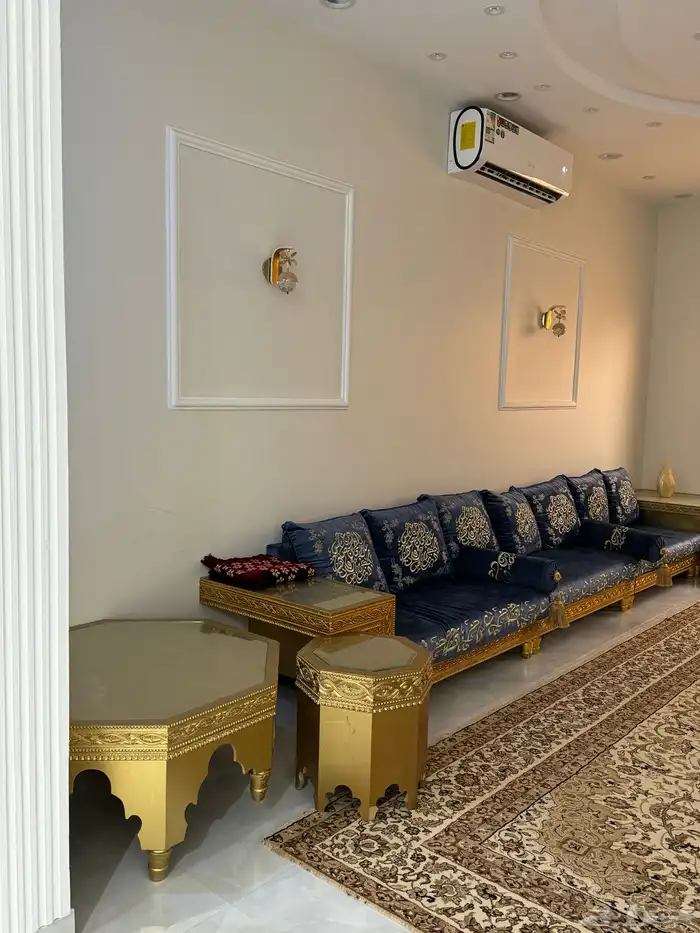 كنب فرشة طاوله 0