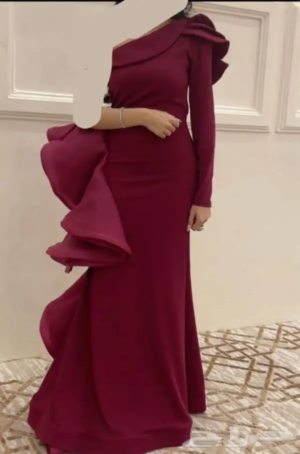 فستان سهرة من مصممة 0