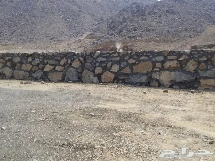 معلم بناء بالحجر بالمعدات بمحافظة المخواة وضواحيها 4