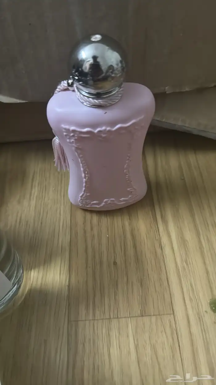 كلها عطورت اصليه سعرنا جمله جمله نبيع حبه بسعر جمله 9