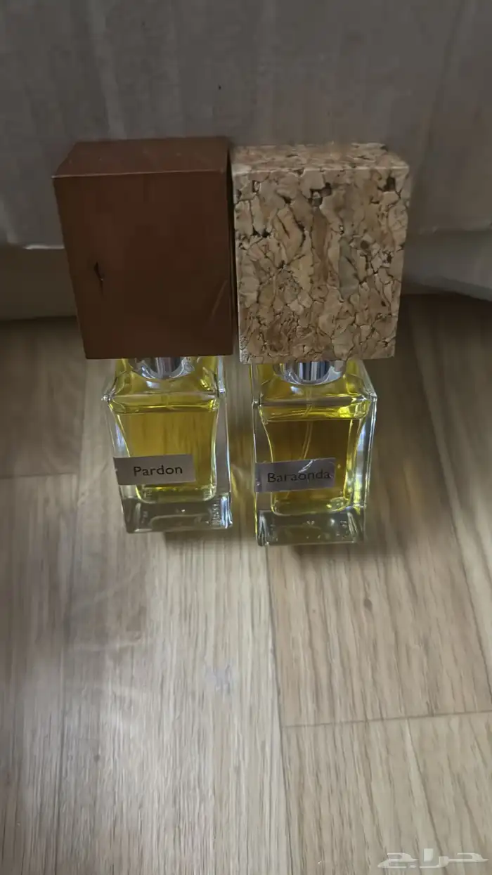 كلها عطورت اصليه سعرنا جمله جمله نبيع حبه بسعر جمله 22