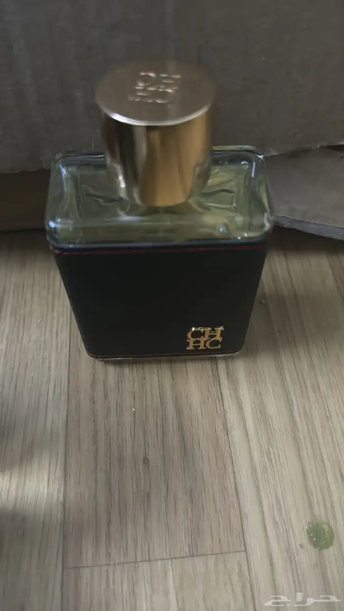 كلها عطورت اصليه سعرنا جمله جمله نبيع حبه بسعر جمله 8