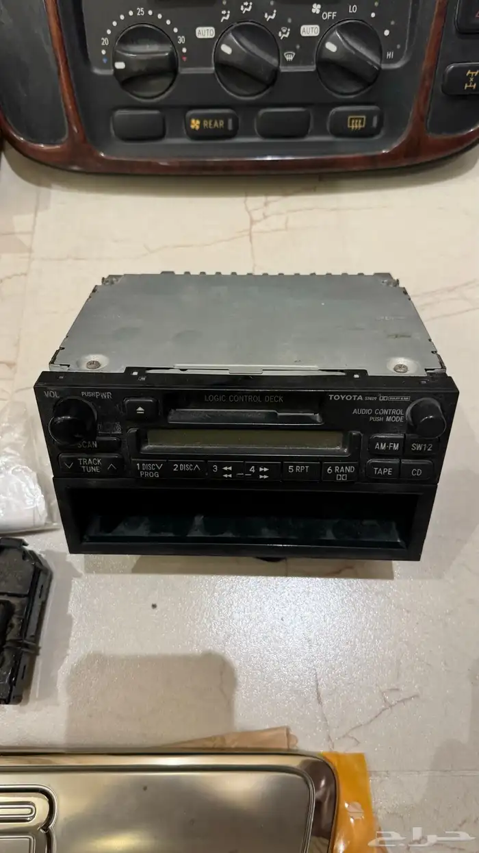 للبيع قطع جيب صالون لاند كروزر 98-2007 24