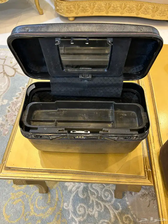 شنط العروس نسائيه قديمه منها نوع كراون وساعه المانيه 4