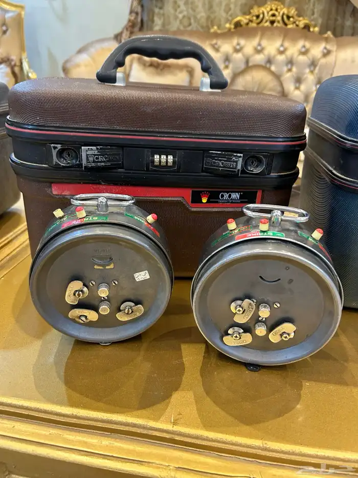 شنط العروس نسائيه قديمه منها نوع كراون وساعه المانيه 7