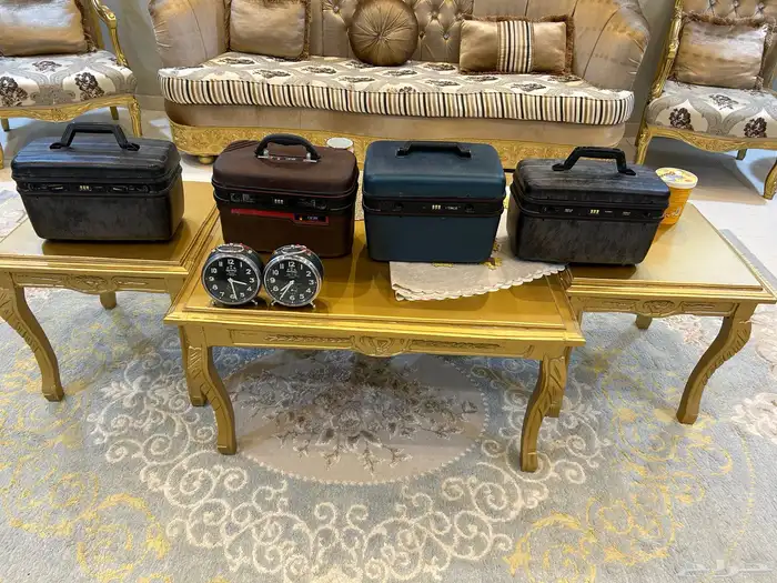 شنط العروس نسائيه قديمه منها نوع كراون وساعه المانيه 1