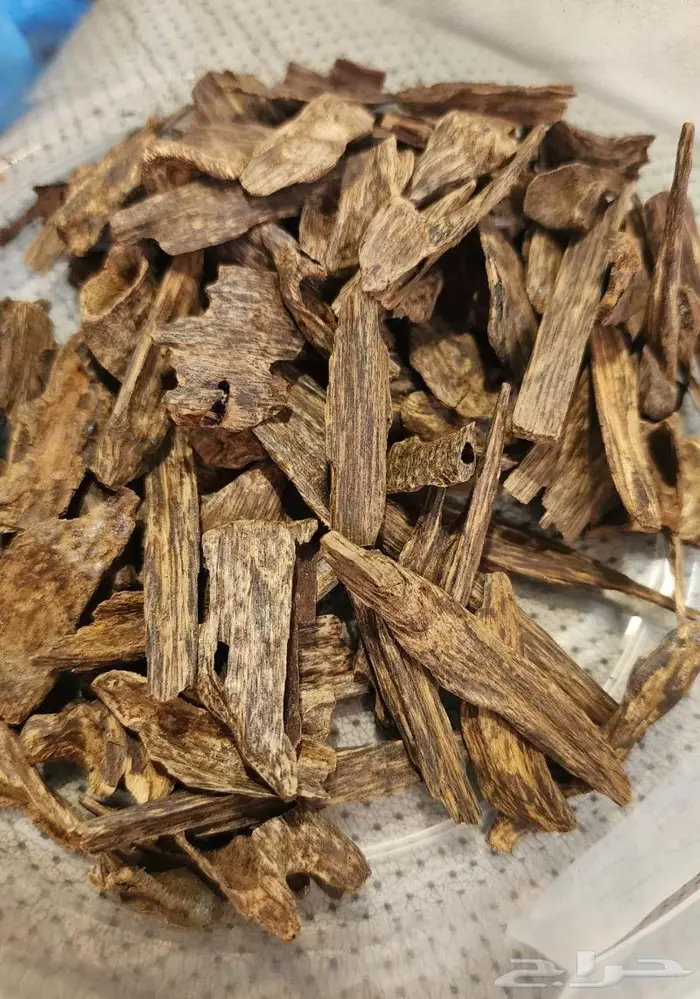 عود ماليزي قديم جدا درجته دبل سوبر 3