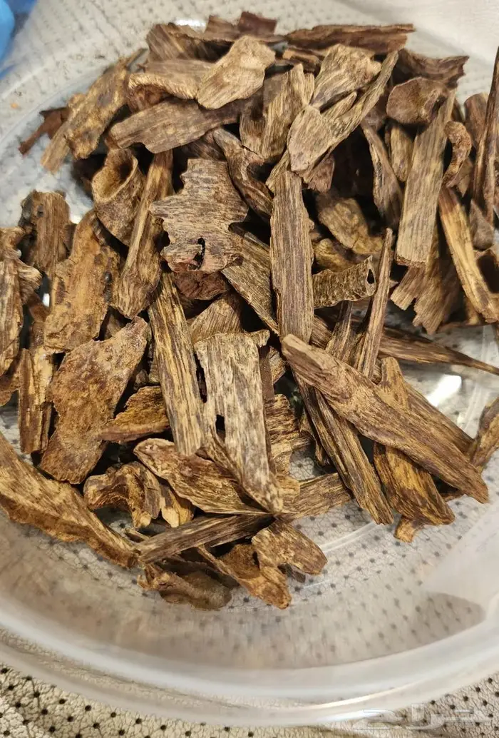 عود ماليزي قديم جدا درجته دبل سوبر 4