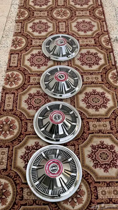 طيس قديمة اصليه نضيفه 0