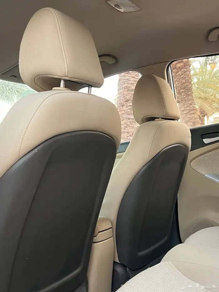 اكسنت مديل 2012 تم البيع 30