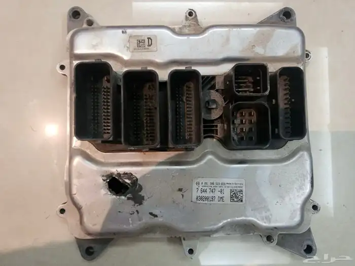 كمبيوتر بي ام 520i 2013 0