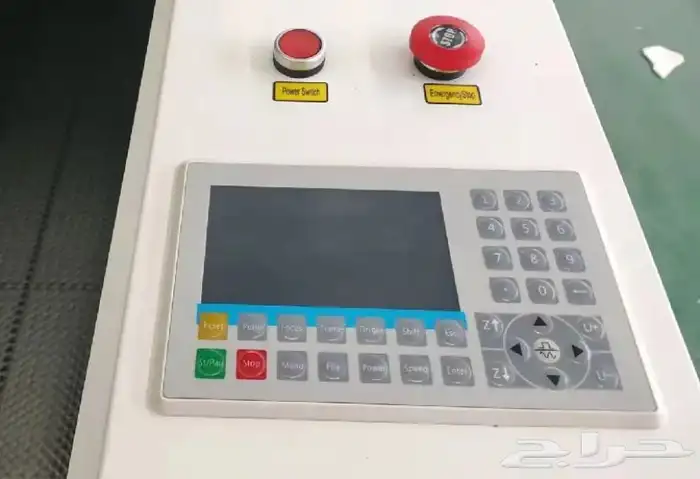 مكينة ليزر co2 قص أكريلك 4