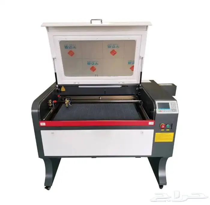 مكينة ليزر co2 قص أكريلك 3