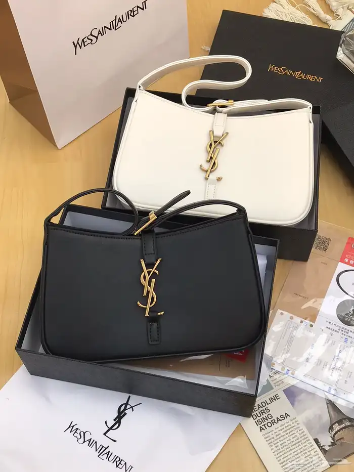 شنط ماركات فوري الرياض 17