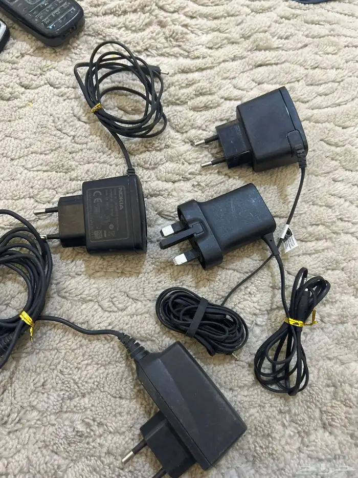 أجهزه قديمه ونضيفه وفي الذمه 3