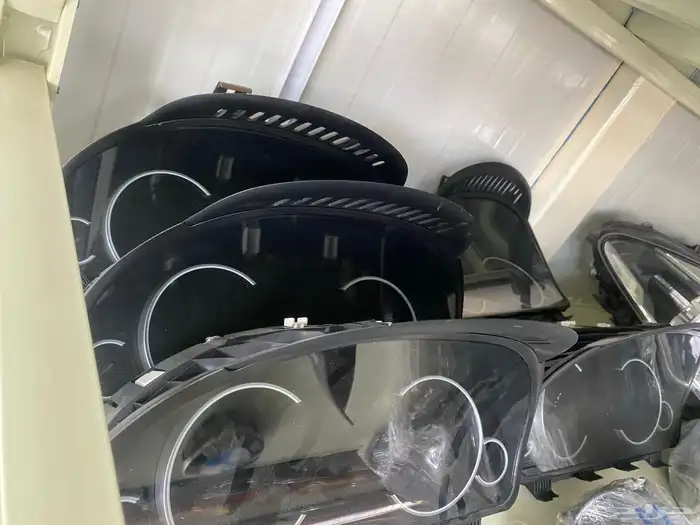 قطع بي ام دبليو جميع الاحجام لجميع الموديلات 11