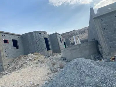 يوجد استراحه قسمين عضم للبيع في إسكان عفراء بالقرن 1