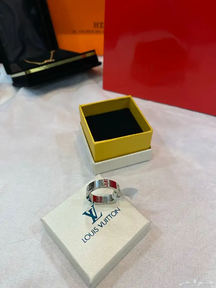 علب ماركات 50