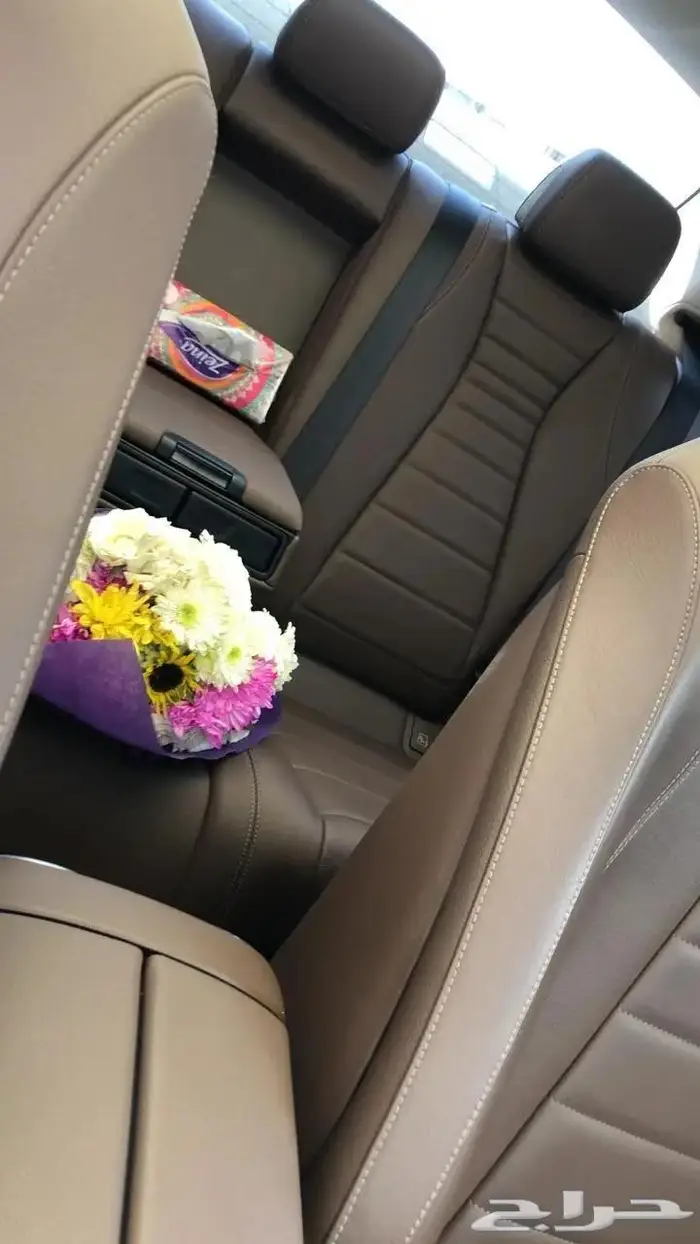 جميع فئات السيارات مع استقبال من الطائرة 25