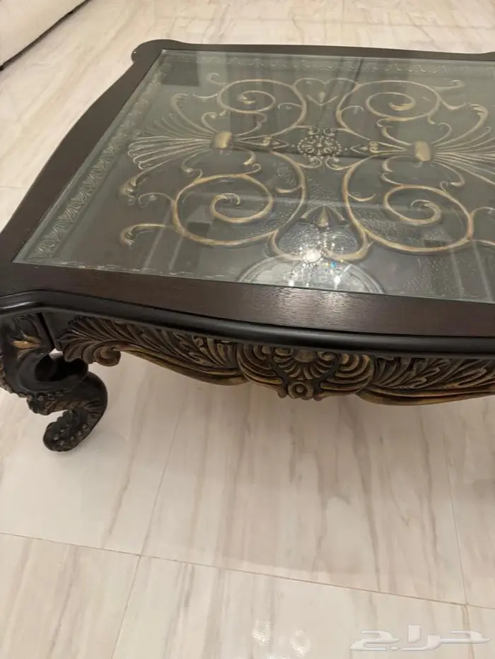 طاولة كبيره وطاولات خدمة 1