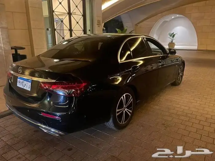 جميع فئات السيارات مع استقبال من الطائرة 17