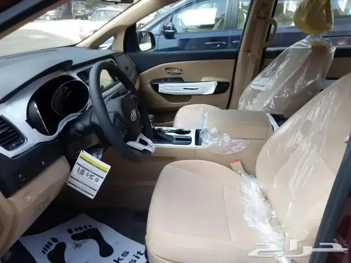 جميع فئات السيارات مع استقبال من الطائرة 73