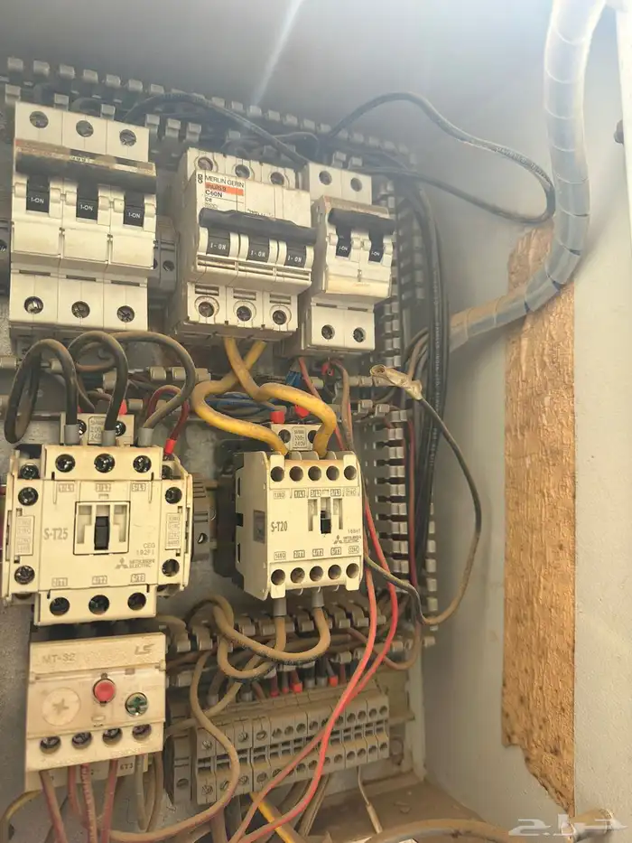 مهندس باكستاني مكيفات مركزي كونسيلت غرف تجميد ثلاجات 3