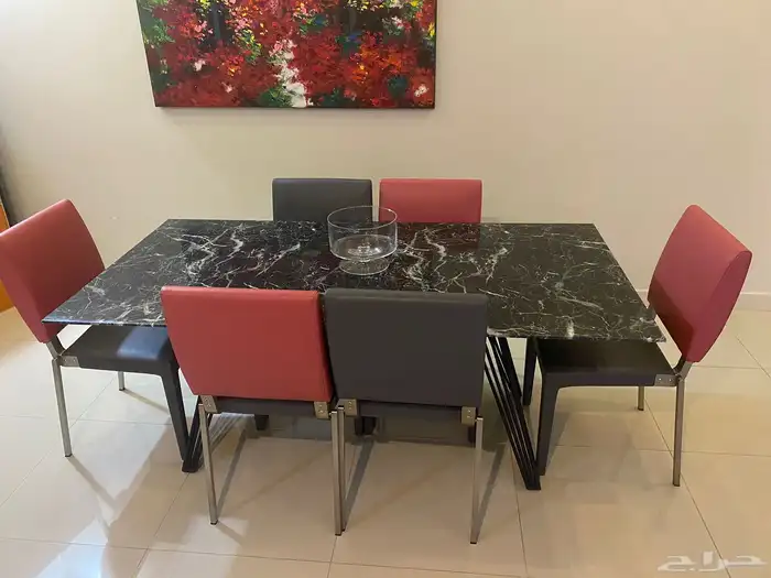 طاولة شبه جديد للبيع 0