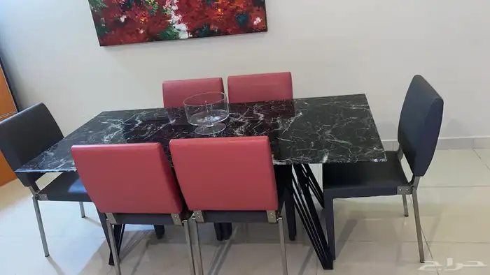 طاولة شبه جديد للبيع 2