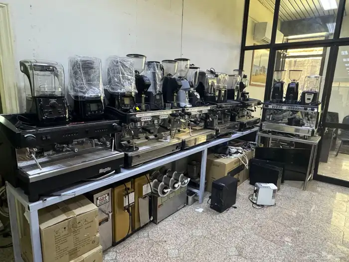 مكاين قهوة اسبريسو ايطالي مستهمل نضيف شبه جديد 3