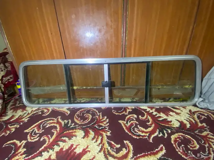 زجاج غماره شاص خلفي اصلي للبيع 0