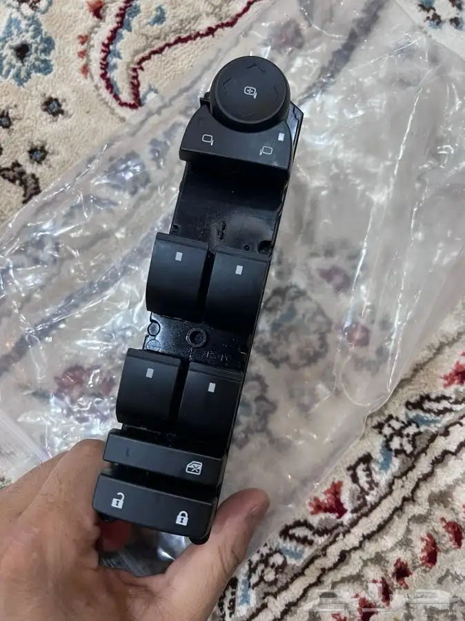 تحكم فتح النوافذ و تحكم اقفال الابواب و المرايات 2