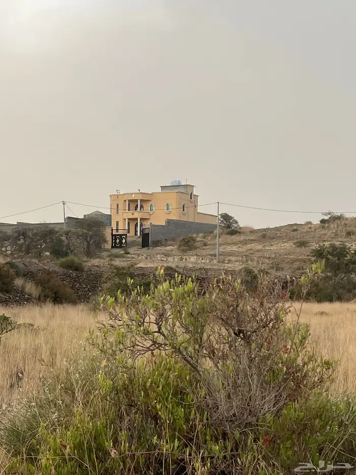 بيت للإيجار قريب من السوده 5