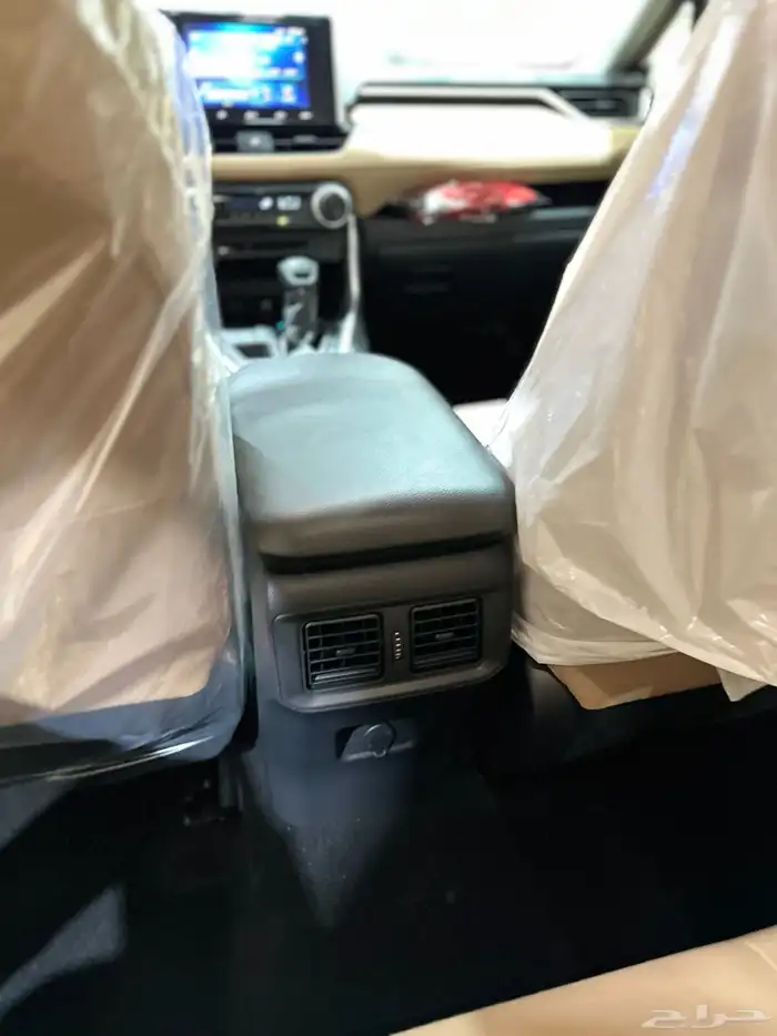 تويوتا راف فور ستاندر LE بنزين دفع رباعي 2024 9