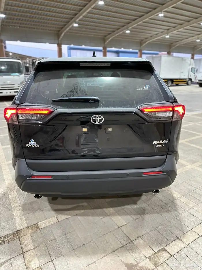 تويوتا راف فور ستاندر LE بنزين دفع رباعي 2024 11