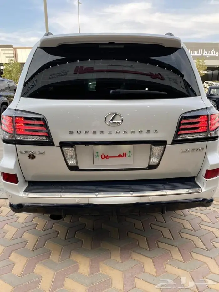 لكزس LX570موديل 2014 عداد 257 الف كم 5