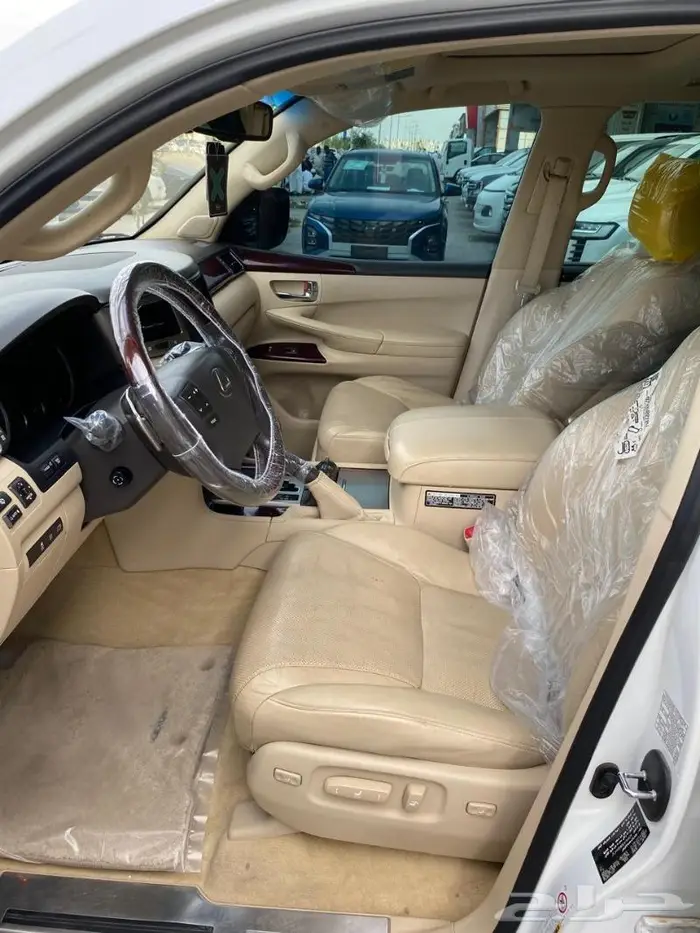 لكزس LX570موديل 2014 عداد 257 الف كم 8