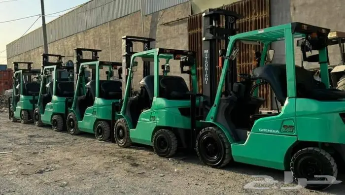 فوركلفت شوكه سكينه رافعه شوكيه forklift للإيجار في الرياض 2