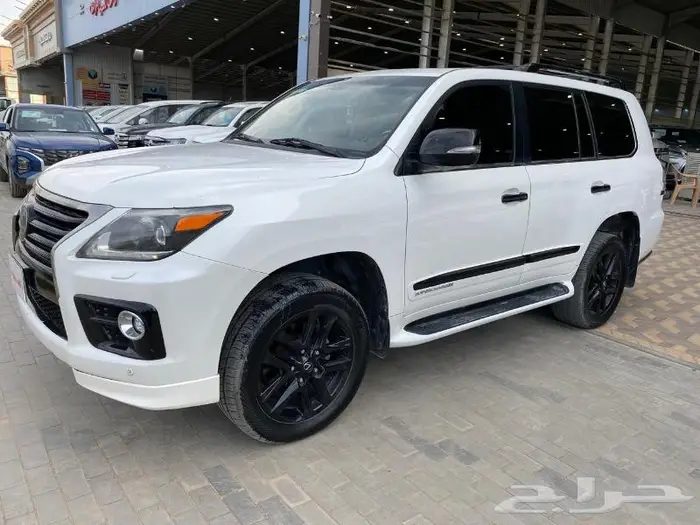 لكزس LX570موديل 2014 عداد 257 الف كم 2