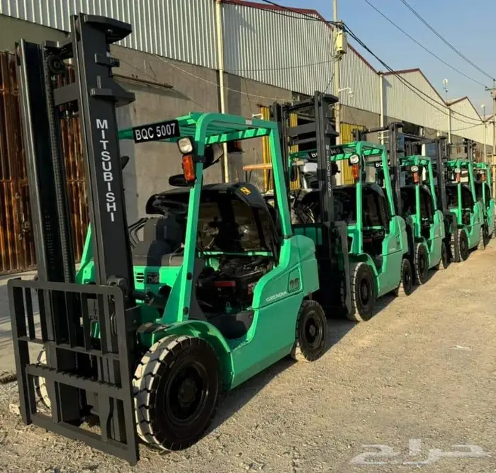 فوركلفت شوكه سكينه رافعه شوكيه forklift للإيجار في الرياض 3